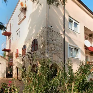 apartments-mira-1804.in-istria.net/